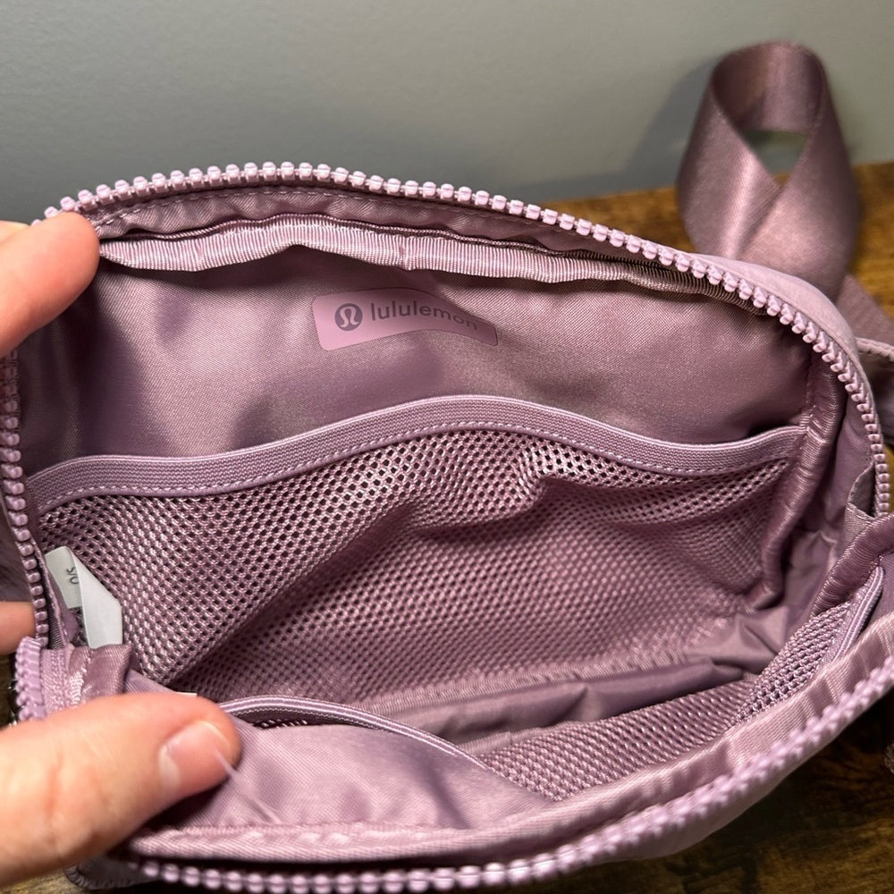 Lululemon Everywhere Belt Bag - Picture 6 of 11